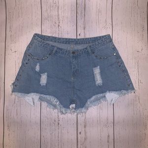 Studded Distressed Short Shorts Size 1X